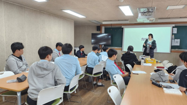 260727 평택고등학교, RAS 교육과 폰 프리 스쿨에 발맞춰 독서마라톤과 독서나눔으로 독서 문화 활성화! (첨부1).jpg