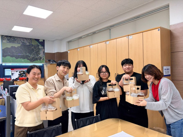 사본 - [0727]11.사진자료(강릉정보공업고 조리제빵과 3학년, 실무 역량 살려 지역사회에 ‘시원한 음료’ 재능기부)(1).jpg
