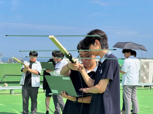 0821_06+한림항공우주고_+위성+신호+직접+수신해+위성영상+구현+성공_사진1.jpg